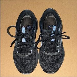 Women's Brooks Sneakers